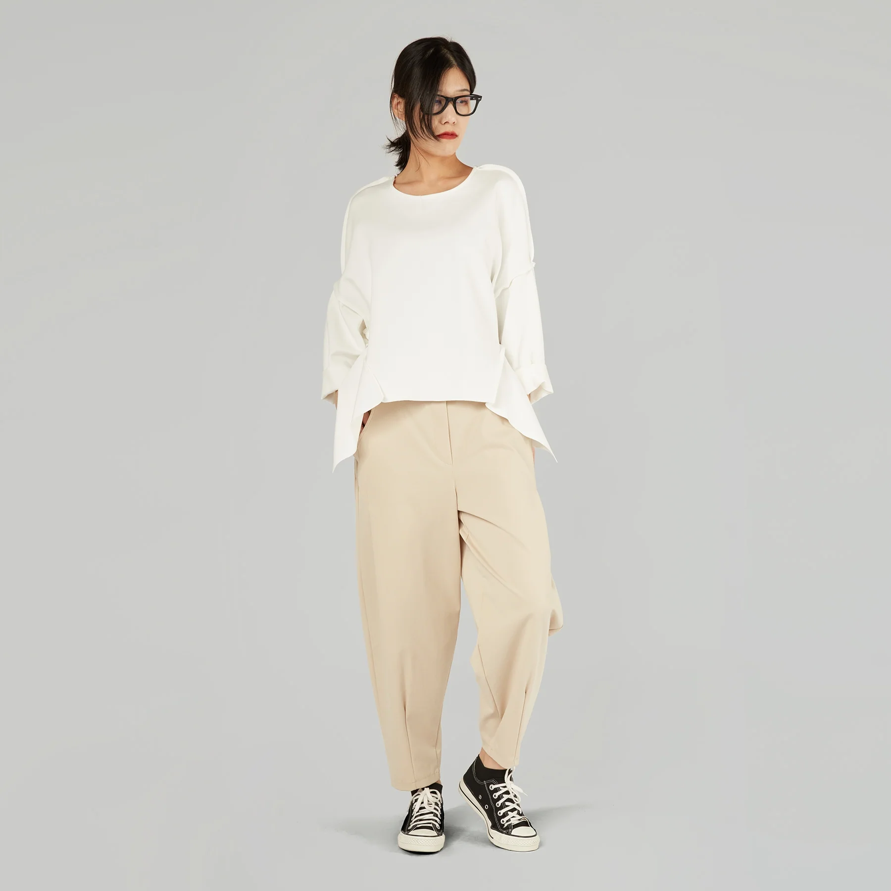 CARROT FIT TROUSERS IN MILAN STITCH FABRIC - Image 4