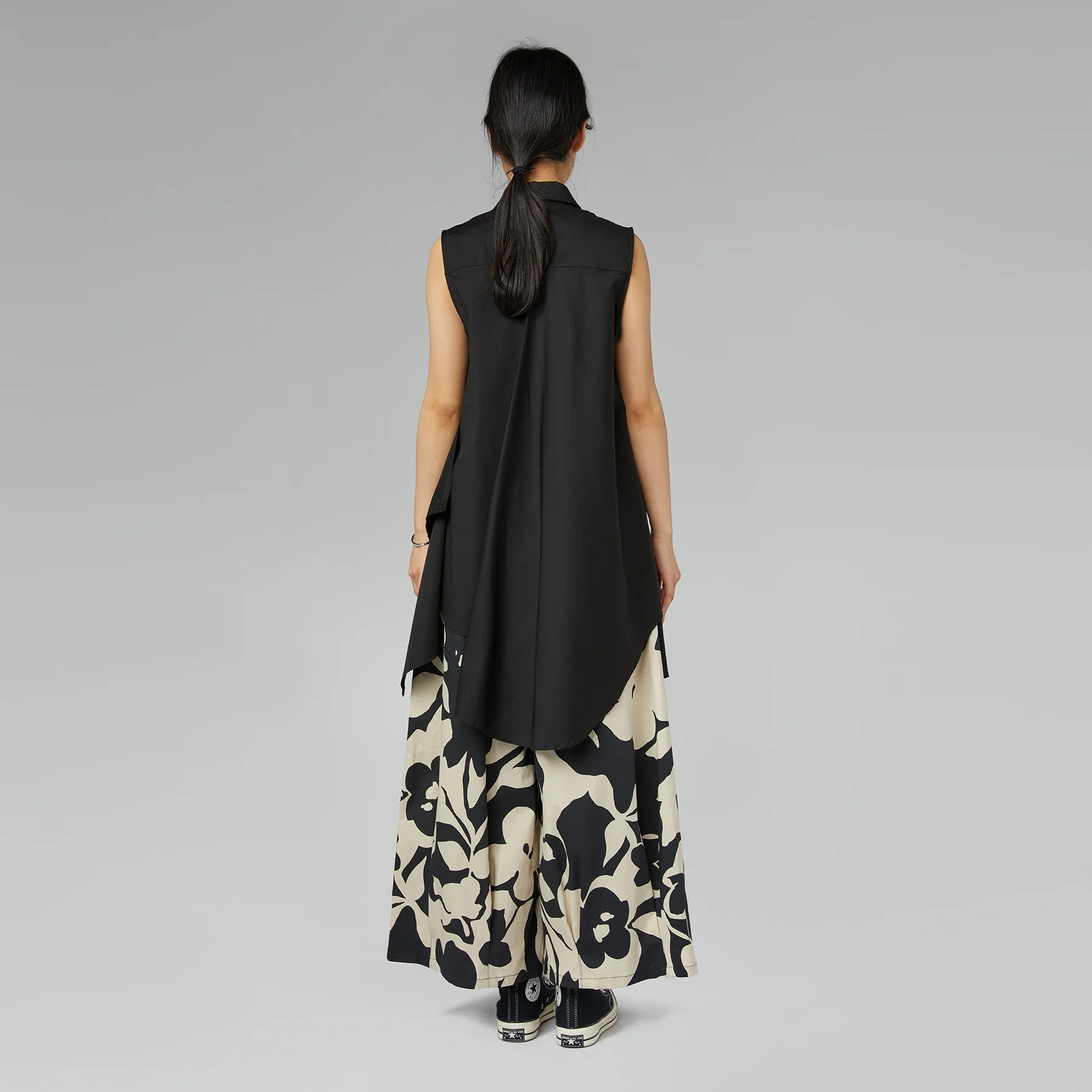 SLEEVELESS SHIRT WITH WALLET CLOSURE - Image 5