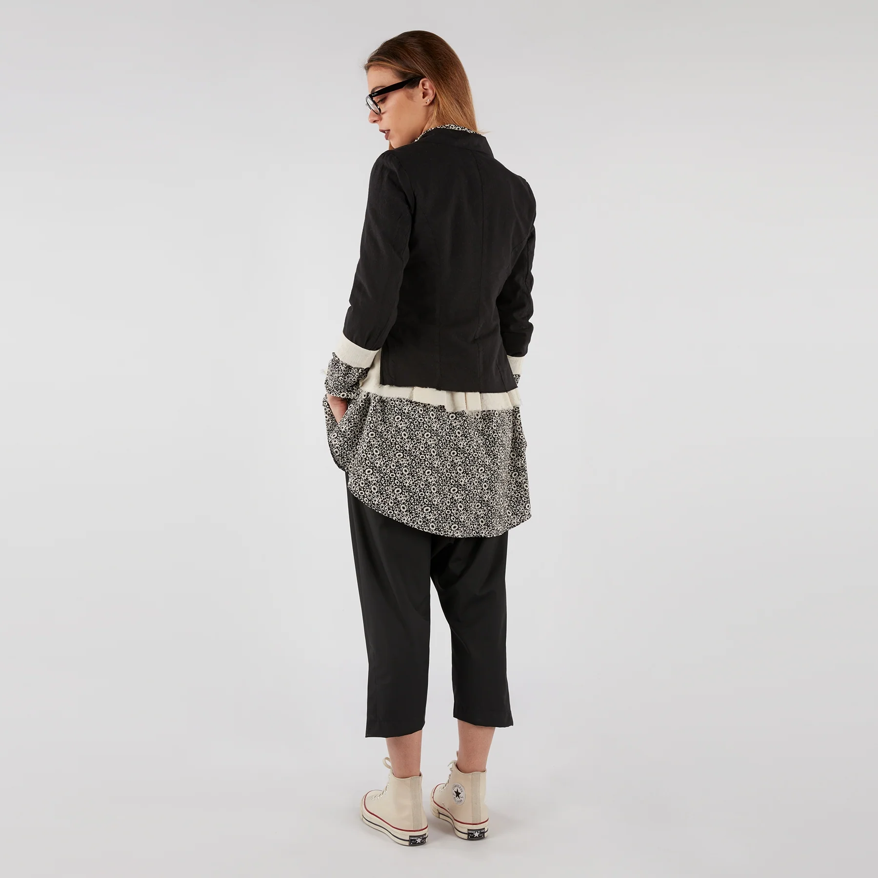 TIGHT-FITTING B/W JACKET - Image 4