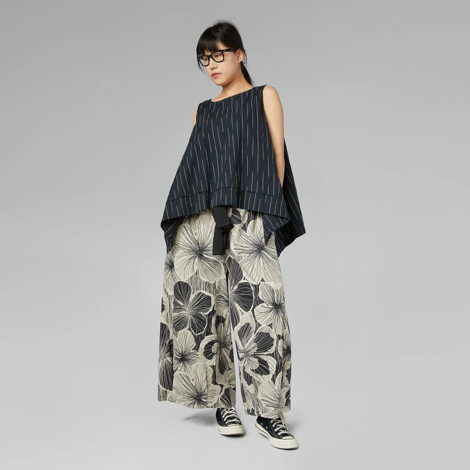 TOP WITH DETACHED PATTERN - Image 3