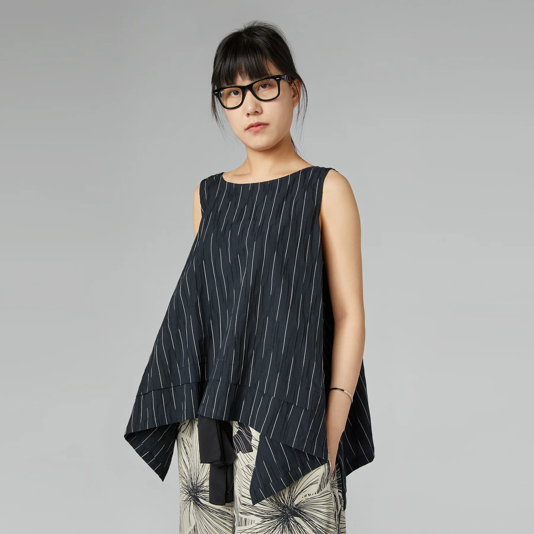 TOP WITH DETACHED PATTERN - Image 6