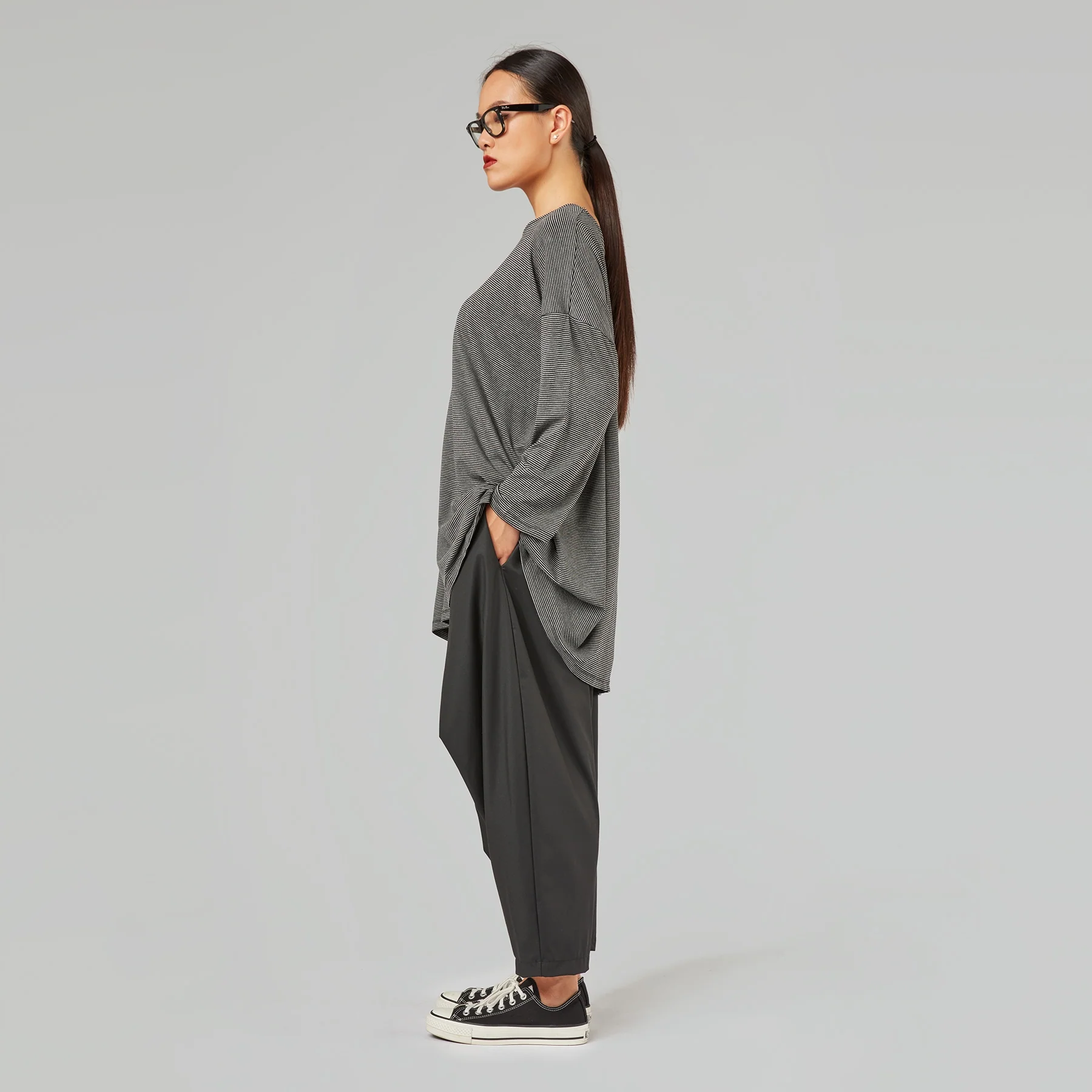 TROUSERS WITH WALLET CLOSURE - Image 5