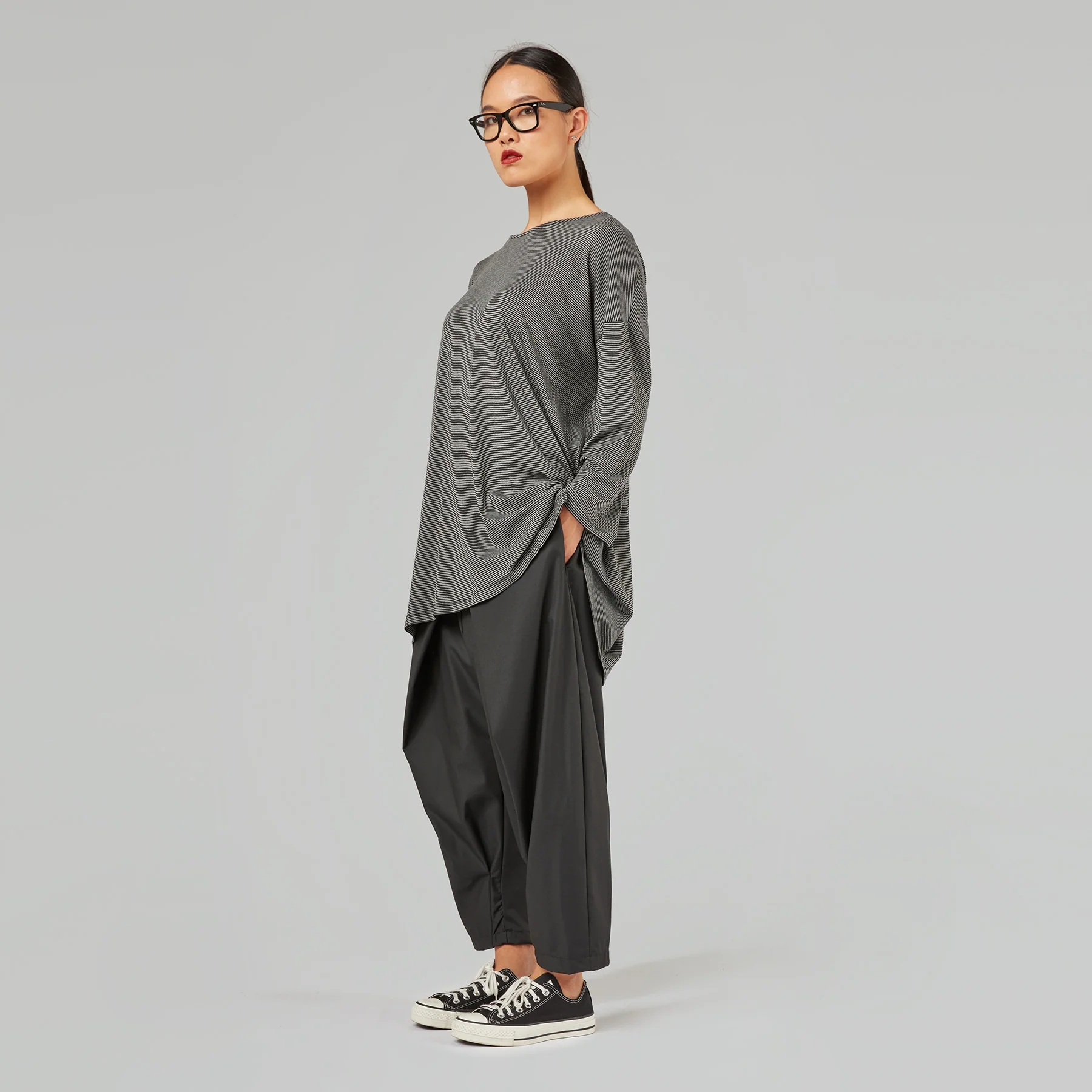 TROUSERS WITH WALLET CLOSURE - Image 6