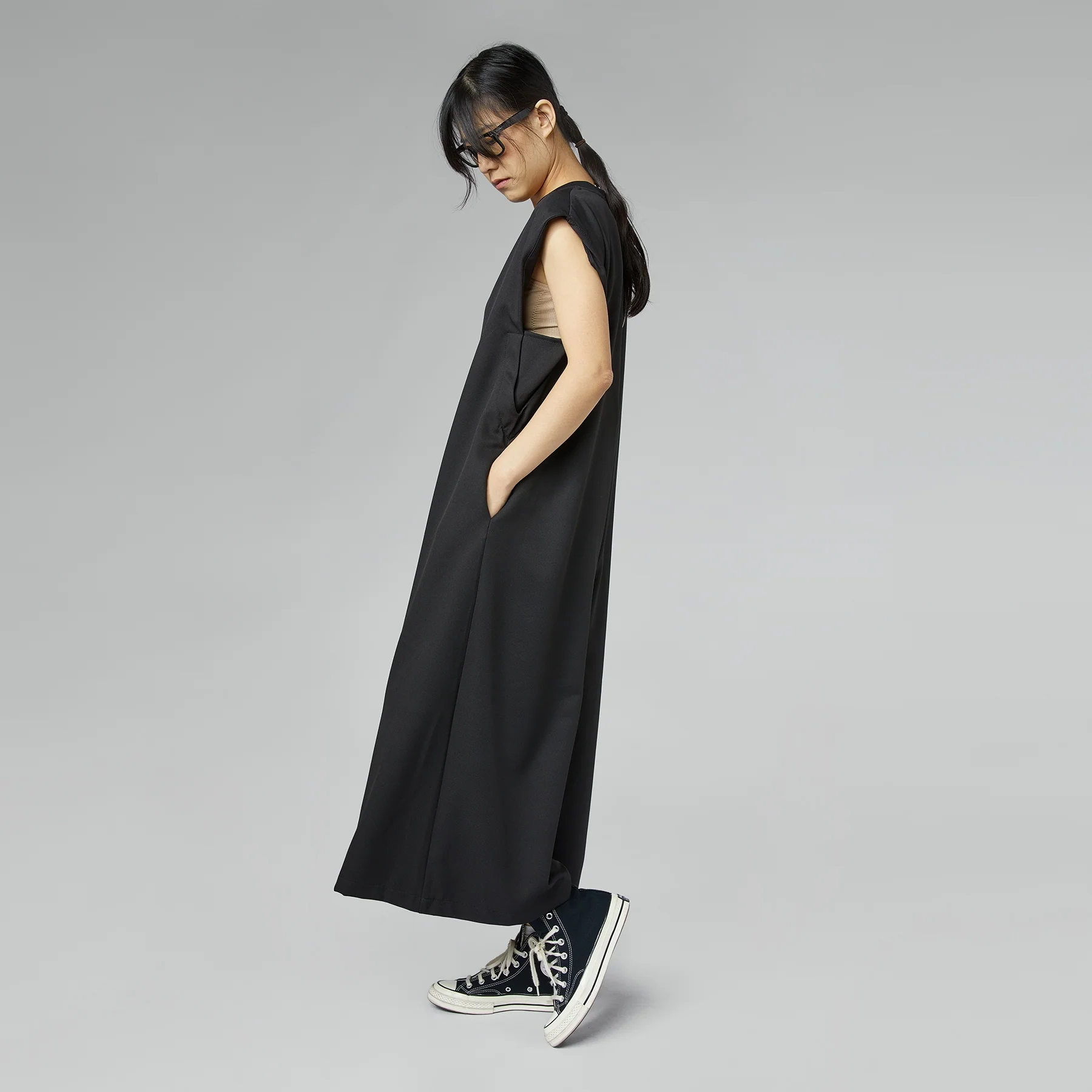 SLEEVELESS SUIT WITH ZIP ON THE BACK - Image 3